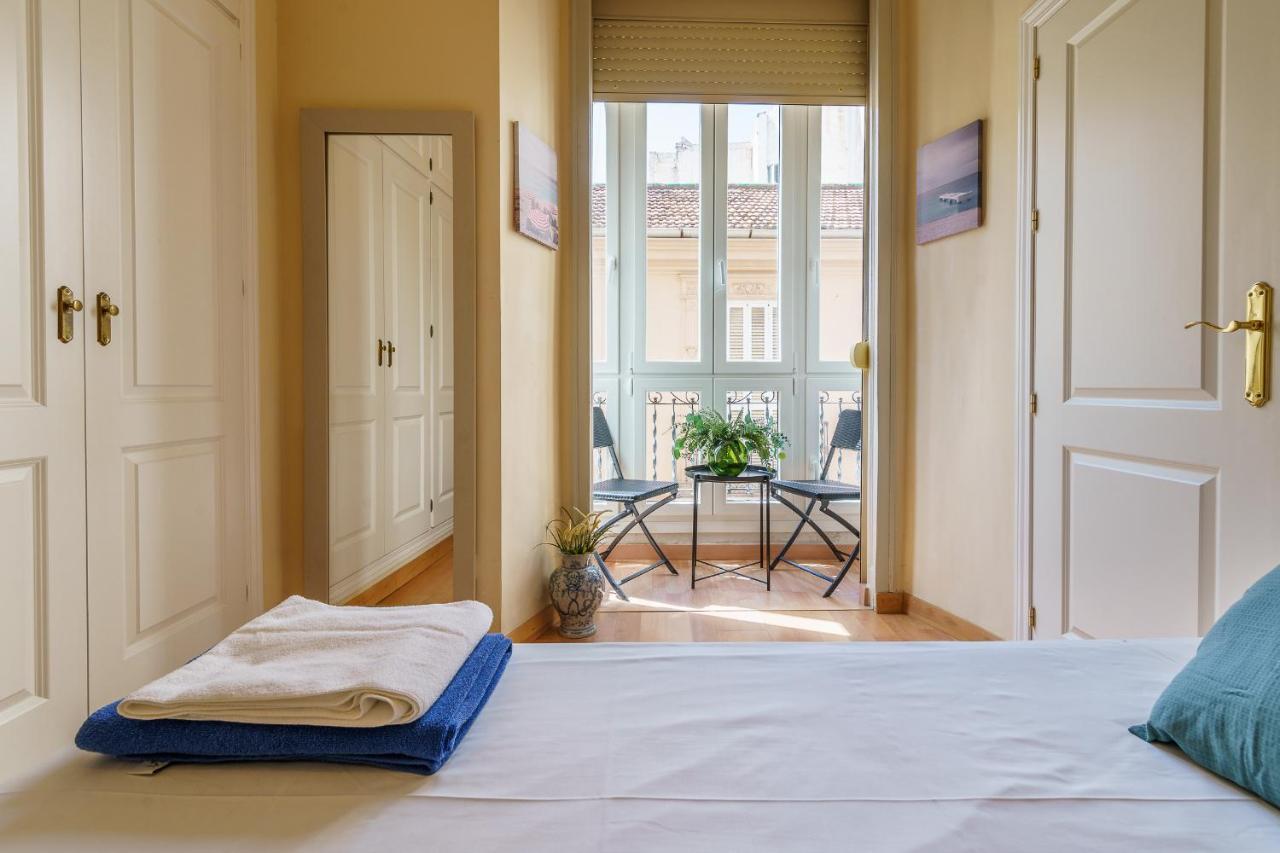 Bright Two-Bedroom Apartment In The Historic Center 말라가 외부 사진