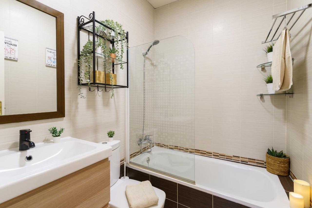 Bright Two-Bedroom Apartment In The Historic Center 말라가 외부 사진