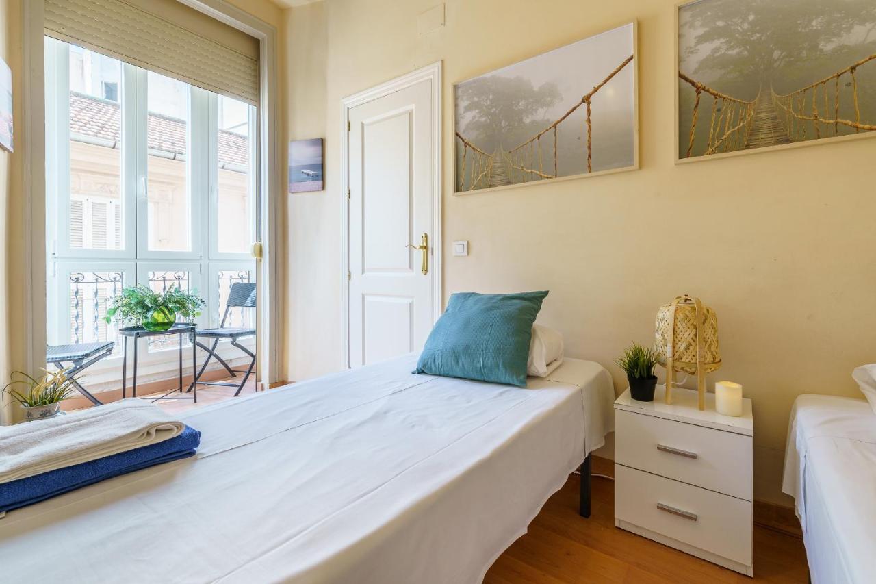 Bright Two-Bedroom Apartment In The Historic Center 말라가 외부 사진